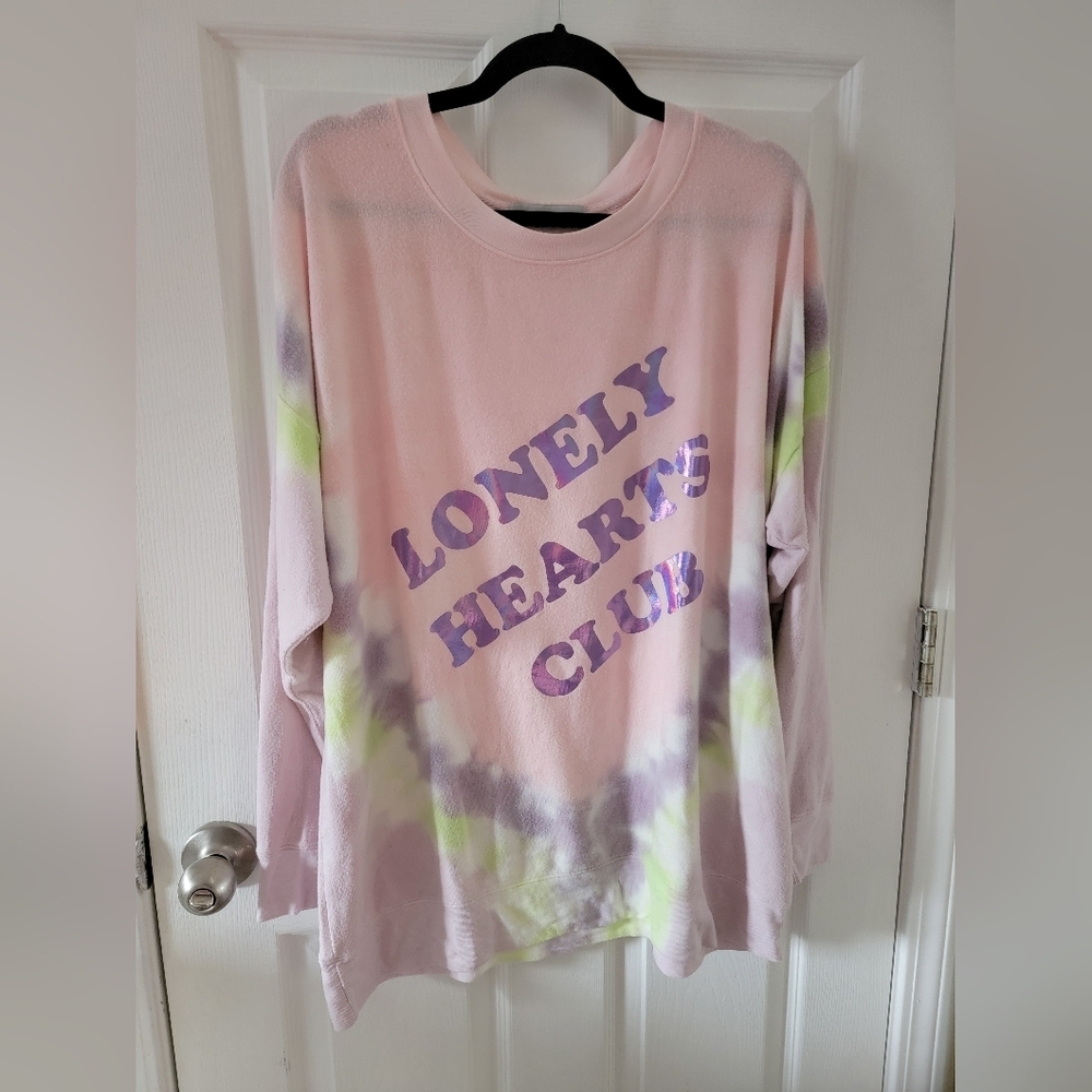 Wildfox Lonely Hearts Club Oversized Crewneck NWT - Picture 3 of 10